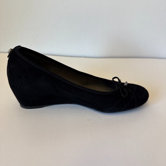 Stuart Weitzman Womens Sz 6 Black Suede Quilted Toe Ballet Wedge Pumps - Picture 6 of 16
